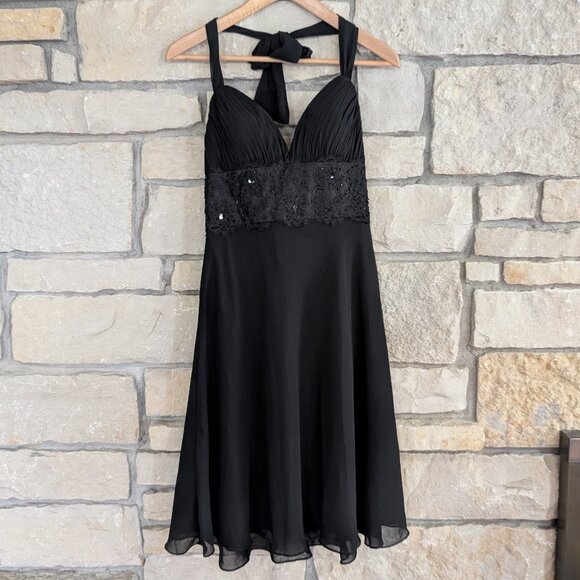 A-line Halter dress with elegant details - Picture 1 of 4